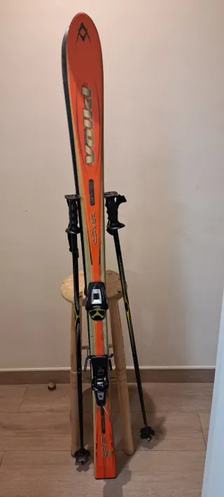 Esquís Salomon con fijaciones