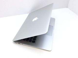 portatil apple apple macbook air core i5 1.8 13 (2017) (a1466)
