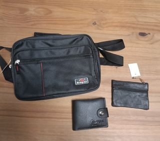 Bolso negro con dos carteras