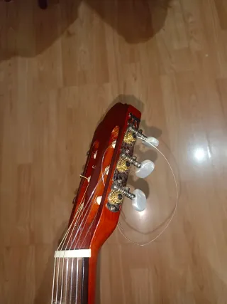 Guitarra Clásica Manuel Martínez  recogida  badajo