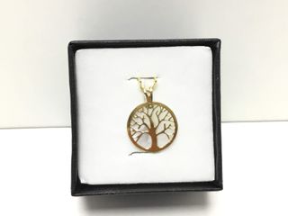 colgante oro 18k con piedra con nacar