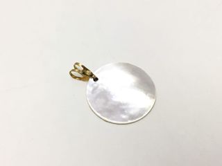 colgante oro 18k con piedra con nacar