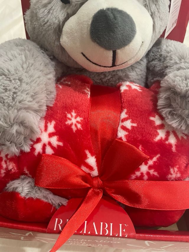 Orsetto peluche natalizio