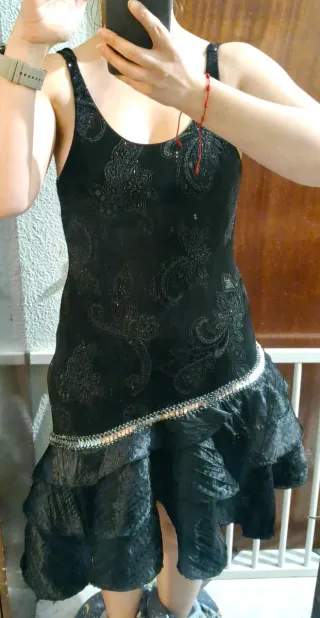 Vestido de fiesta con volantes
