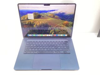 portatil apple apple macbook air m3 8-core 4.0 15 (10gpu) (2024) (a3114)