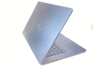 portatil apple apple macbook air m3 8-core 4.0 15 (10gpu) (2024) (a3114)