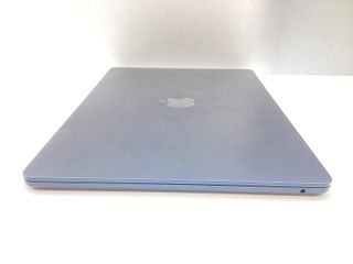 portatil apple apple macbook air m3 8-core 4.0 15 (10gpu) (2024) (a3114)