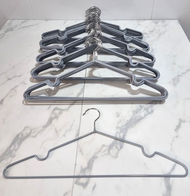 51 Perchas Antideslizantes - Gris