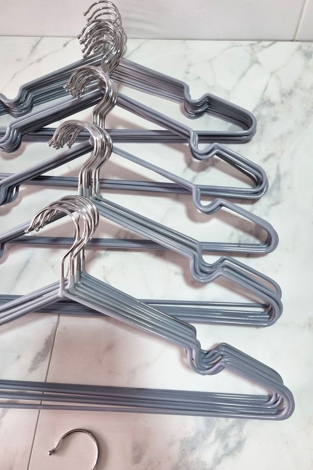 51 Perchas Antideslizantes - Gris