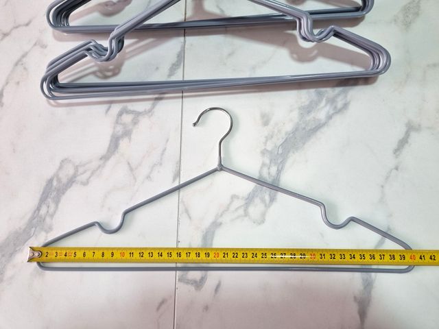 51 Perchas Antideslizantes - Gris