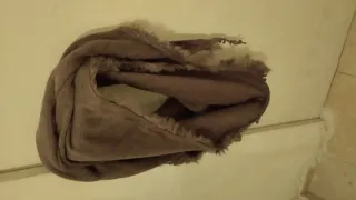 Pañuelo suave con flecos