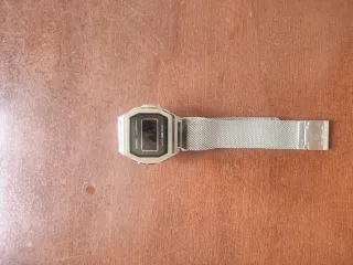 Reloj Casio A1000M-1BEF Digital Plata