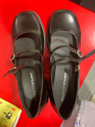 Zapatos negros Musse & Cloud con hebillas