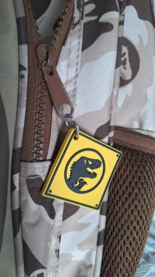 Mochila Jurassic World Estampado Militar