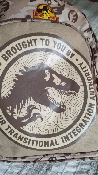 Mochila Jurassic World Estampado Militar