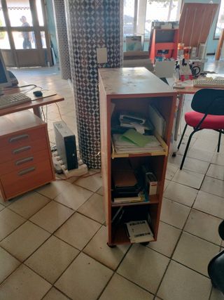 Mesa de oficina madera marrón