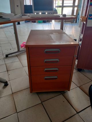 Mesa de oficina madera marrón