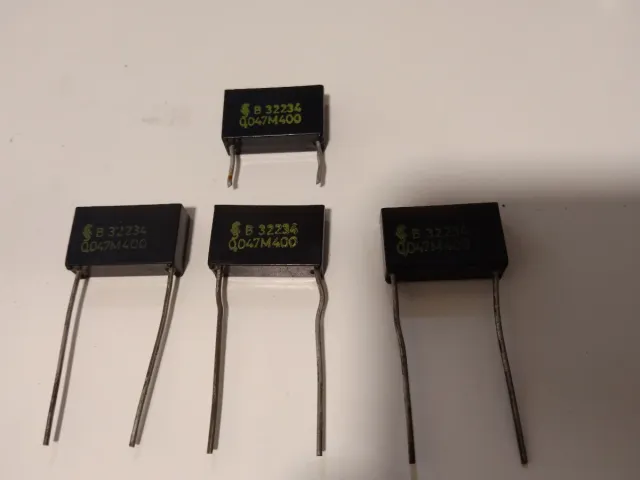 4 Condensadores 0.047uF 400V totalmente nuevos