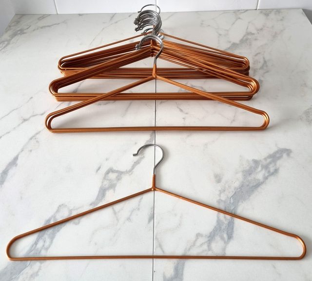 26 Perchas Antideslizantes - Dorado