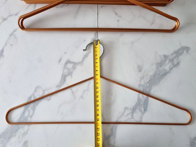 26 Perchas Antideslizantes - Dorado