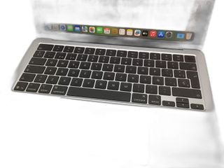 portatil apple apple macbook air m4 10-core 4.4 13 (10gpu) (2025) (a3240)