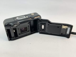 camara compacta 35mm konica z-up 70