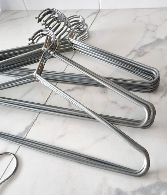 25 Perchas Antideslizantes - Plateado