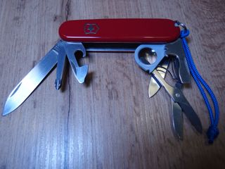 Victorinox Explorer Rosso