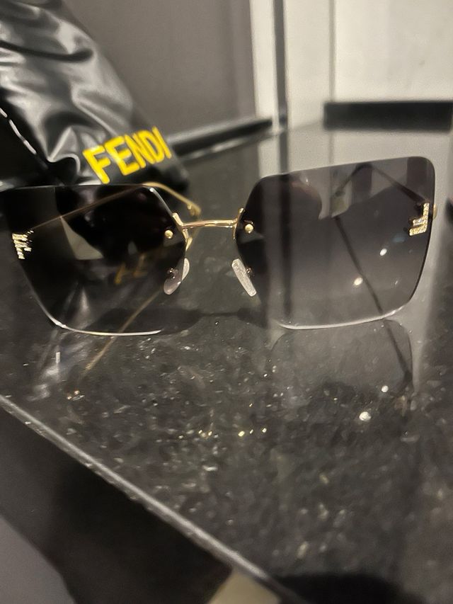 Gafas de sol Fendi rimless doradas – como nuevas