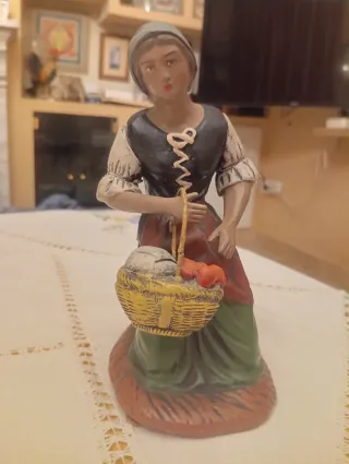 Figura Belén Mujer Cesta 22/24 cm