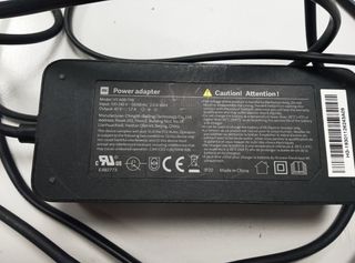 Patinete eléctrico Xiaomi cargador