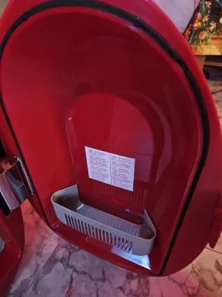 Mini nevera roja