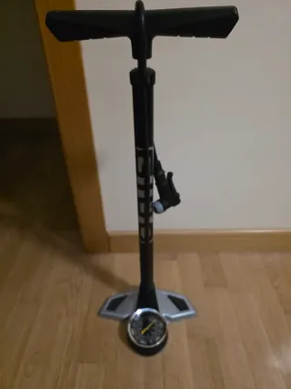 Inflador Bici/Moto Profesional con Manómetro