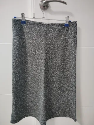 Falda gris plateada