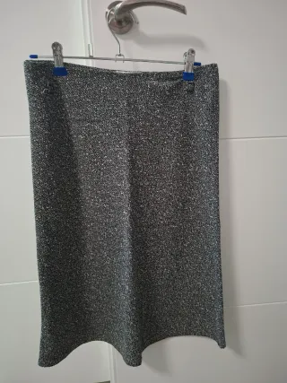 Falda gris plateada