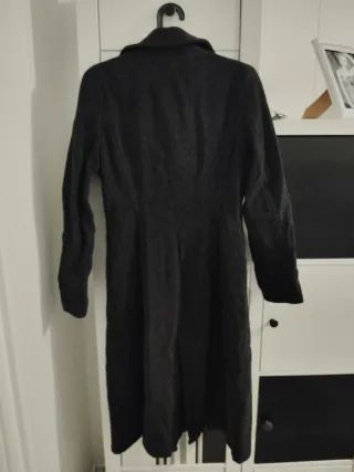 Abrigo de paño negro