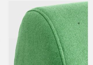 Sofá-cama verde em tecido