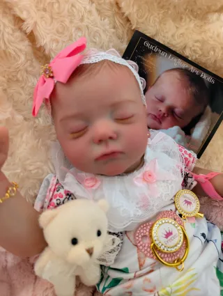 Reborn realizada con genesis horneada y barnizada