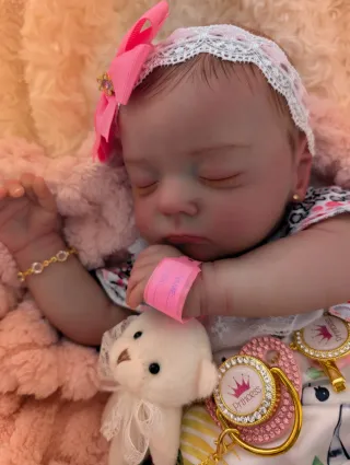 Reborn realizada con genesis horneada y barnizada