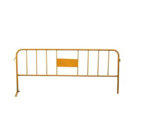 Valla de obra metálica amarilla