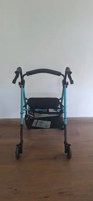 Andador para mayores con asiento