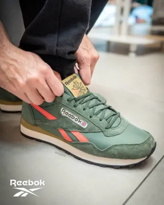 Zapatilla Deportiva Reebok Azteca II Verde/ Gris.