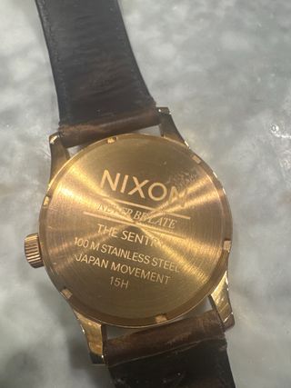 Reloj Nixon Dorado y Marrón