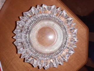 Cenicero de cristal tallado