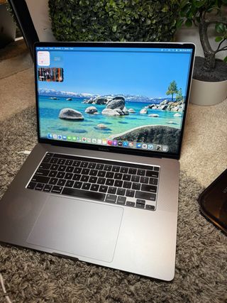 MacBook Pro 2019 Plata/Gris Espacial