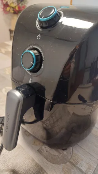 Freidora Cecotec 1.5L Cómo nueva..