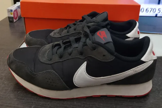 Zapatillas Nike Negras y Blancas