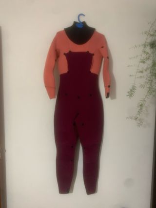 Traje de neopreno mujer coral y burdeos