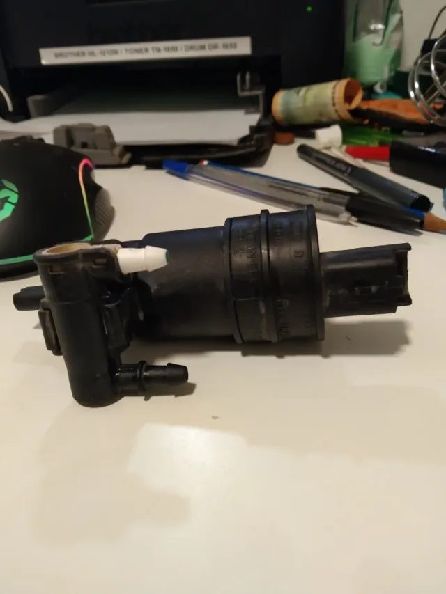 Bomba limpiaparabrisas Renault 430702B