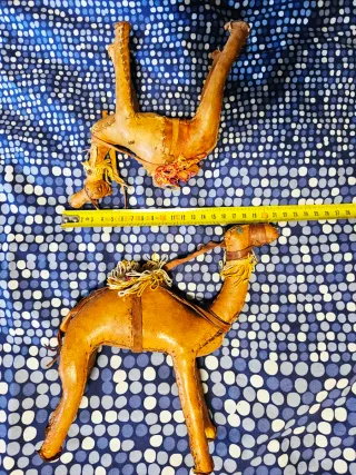 Statuine artigianali cammelli per presepe